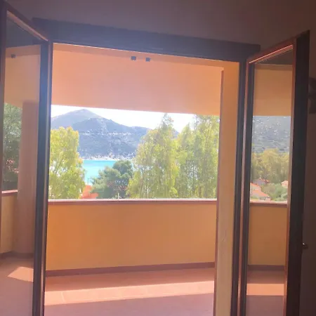 Seaview: Beachfront Gated Retreat Solanas (Cagliari)