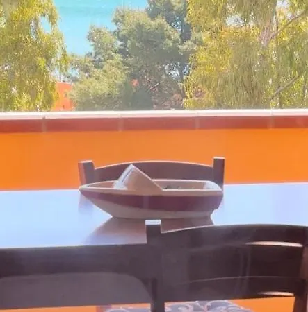 Seaview: Beachfront Gated Retreat * Solanas (Cagliari)